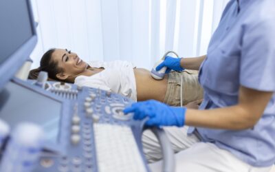 Diferencias entre ecografía abdominal y transvaginal: ¿Cuándo se usa cada una?