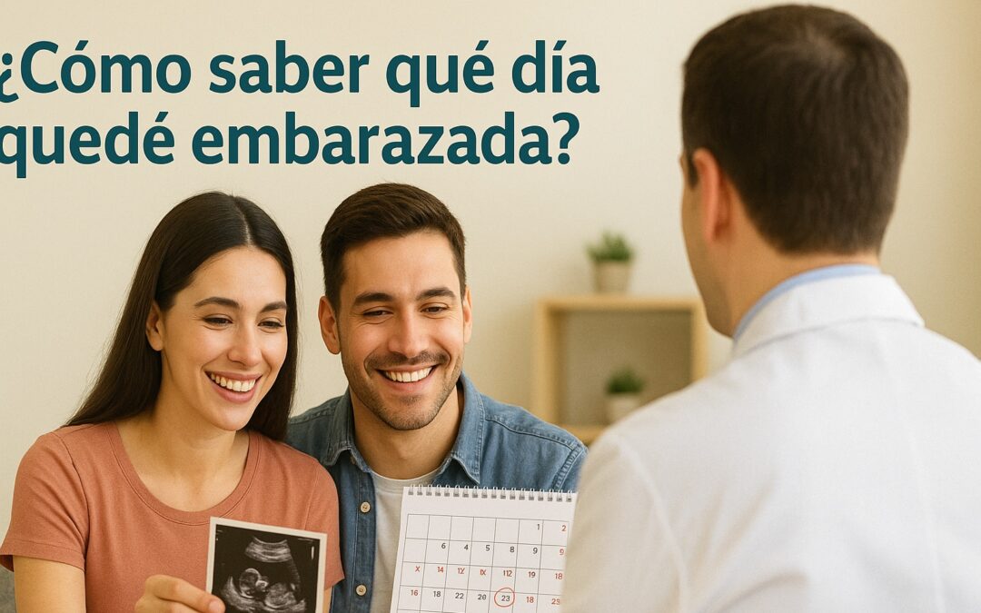 Cómo saber qué día quedé embarazada, pareja sonriente con ecografía y calendario junto a un ginecólogo varón de espaldas en consulta