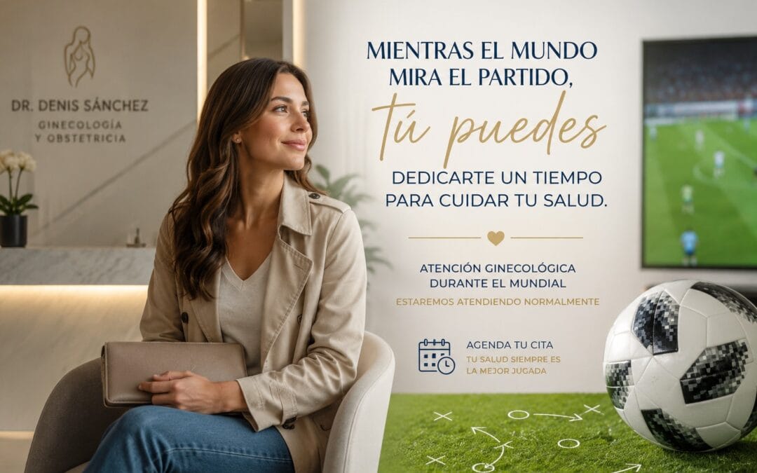 Mujer en consultorio ginecológico durante temporada de Mundial de fútbol, promoviendo el cuidado de la salud femenina con el Dr. Denis Sánchez en Quito.